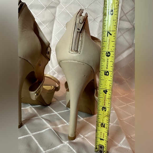 Aldo Beige Strappy Heels with Brass Accents, size 9 - Picture 8 of 16
